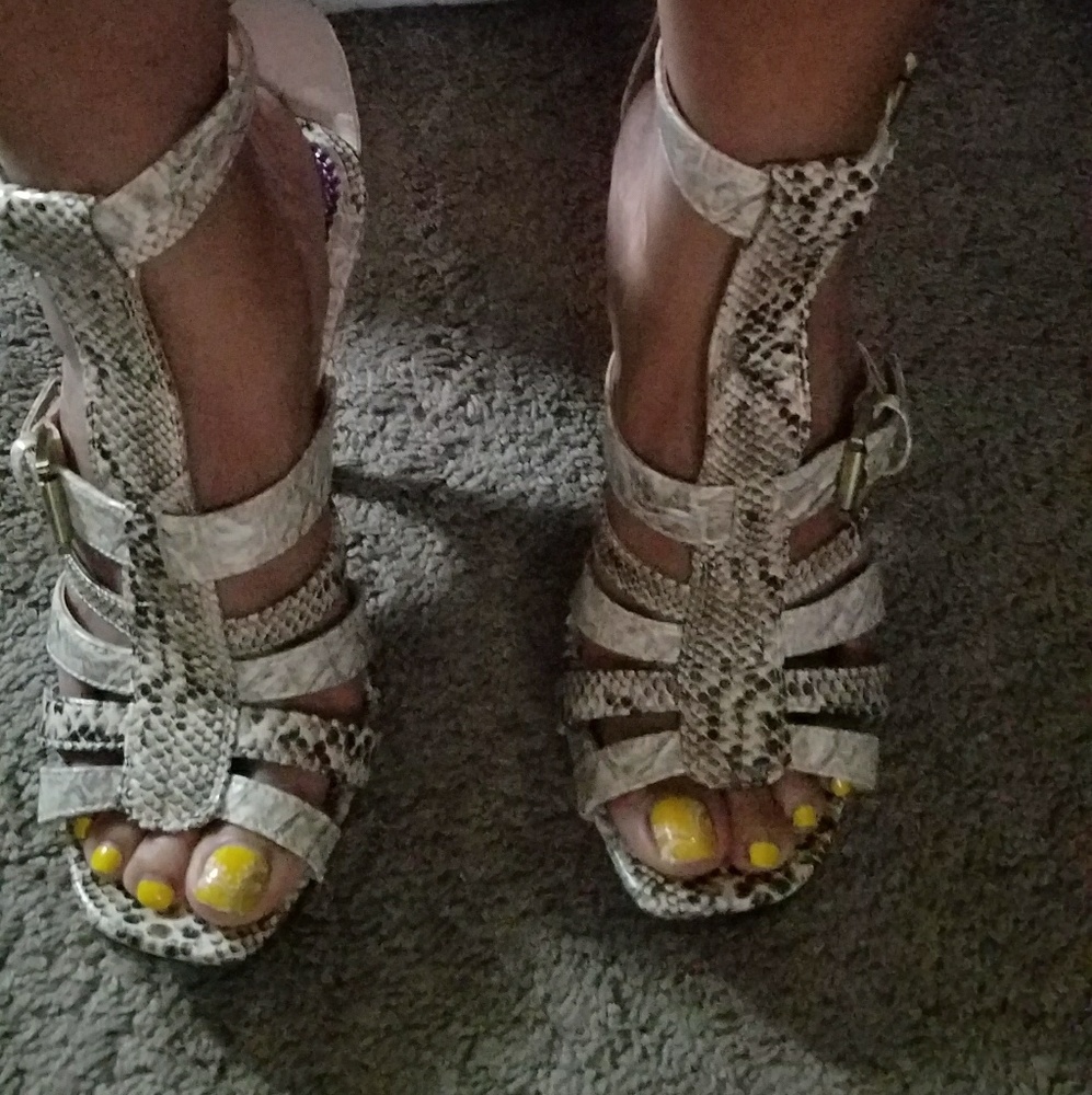 Platform sandals